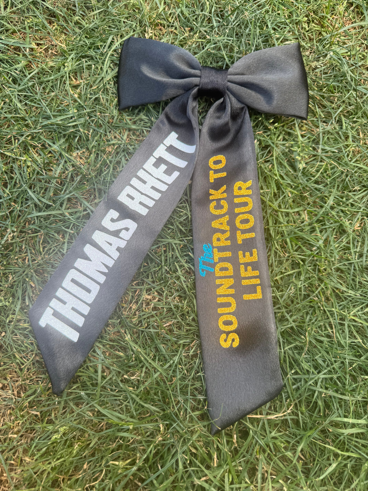 Inspired by Thomas Rhett concert bow