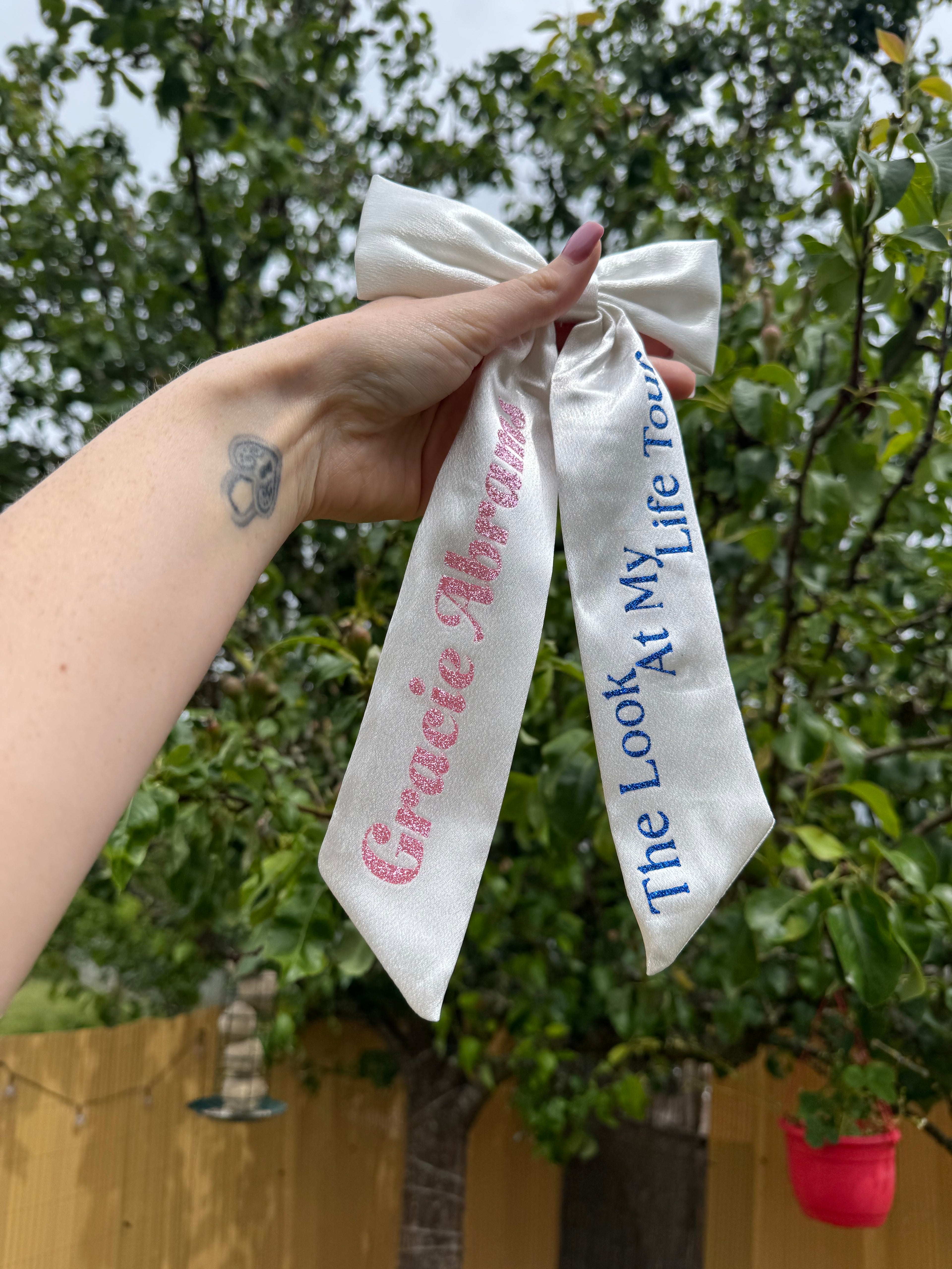 Inspired by Gracie Abram’s tour Bow