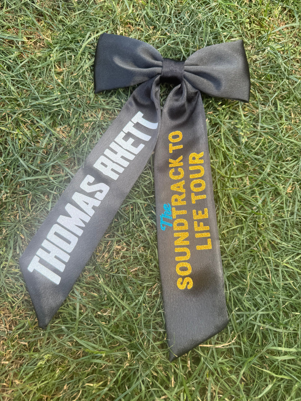 Inspired by Thomas Rhett concert bow