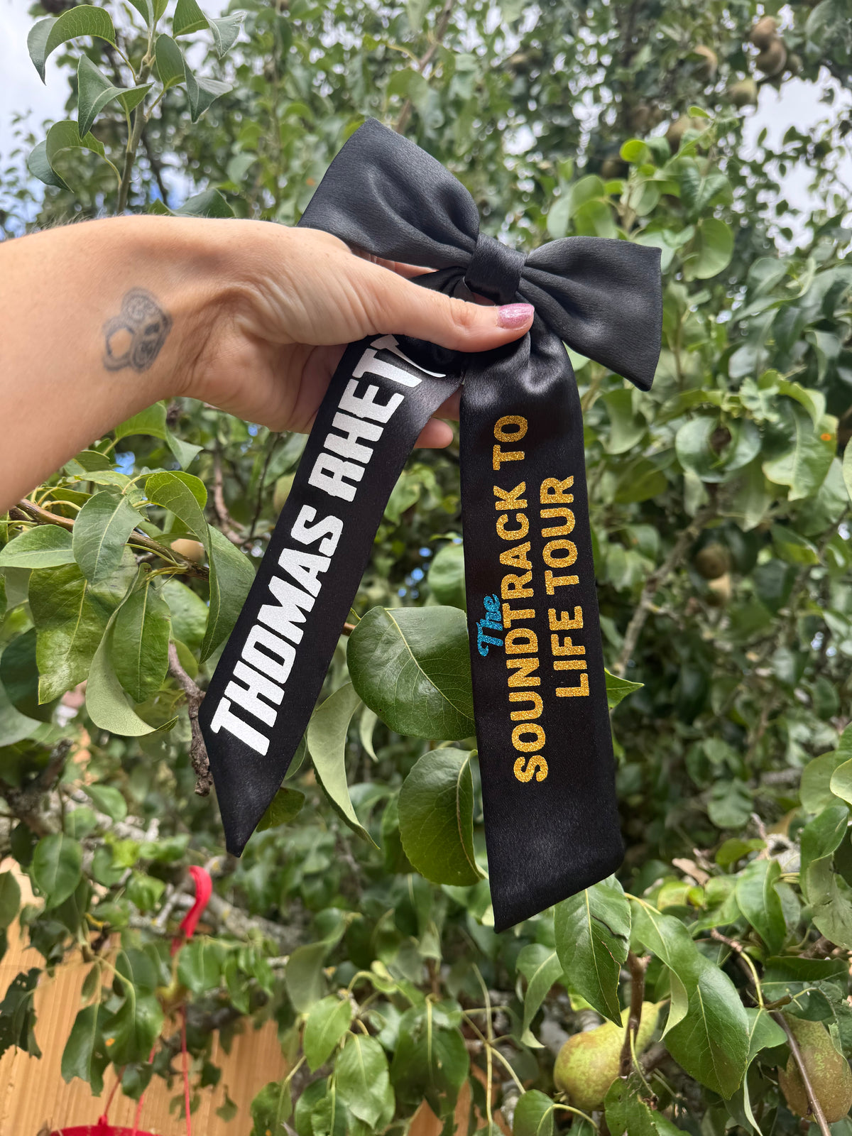 Inspired by Thomas Rhett concert bow