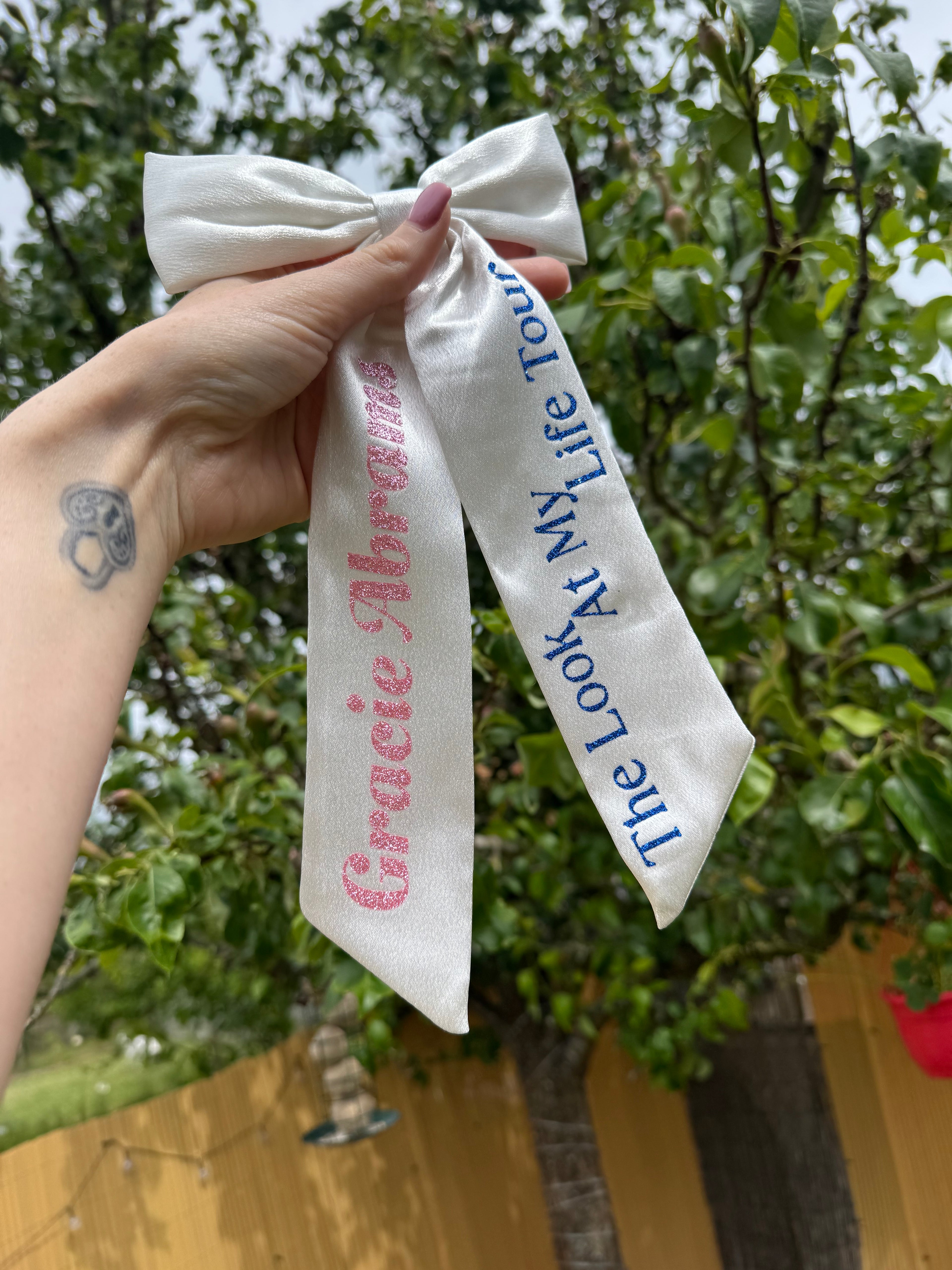 Inspired by Gracie Abram’s tour Bow